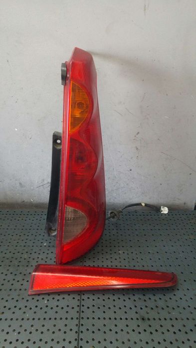 Stop tripla lampa dreapta nissan note e11 ne11 22016752