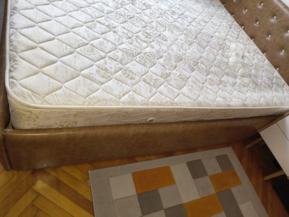 Pat cu somiera rabatabila si spatiu de depozitare 160x200