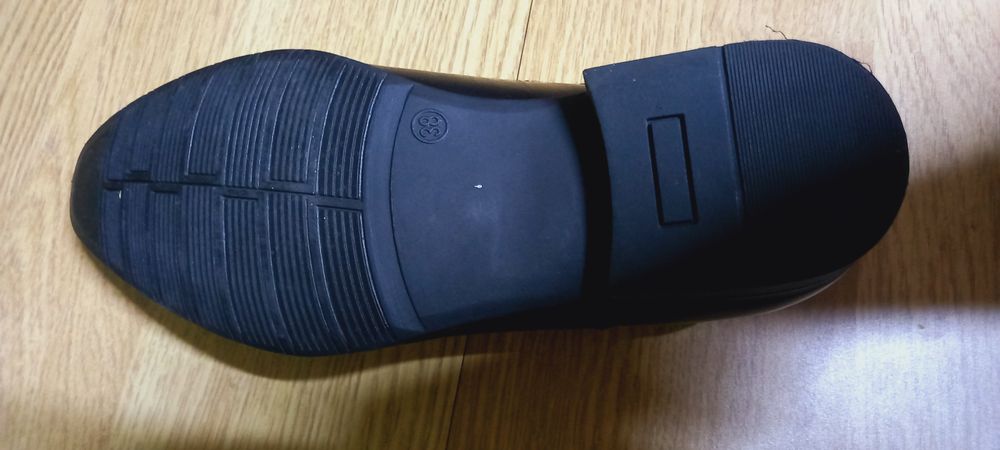 Продаётся обувь для подростков