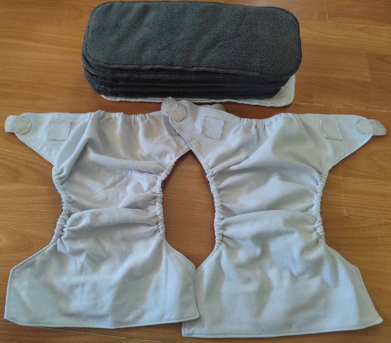 2 scutece reutilizabile + 11 inserții bambus