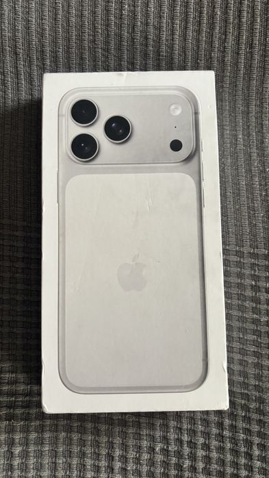 Кутия за Iphone 17 pro max