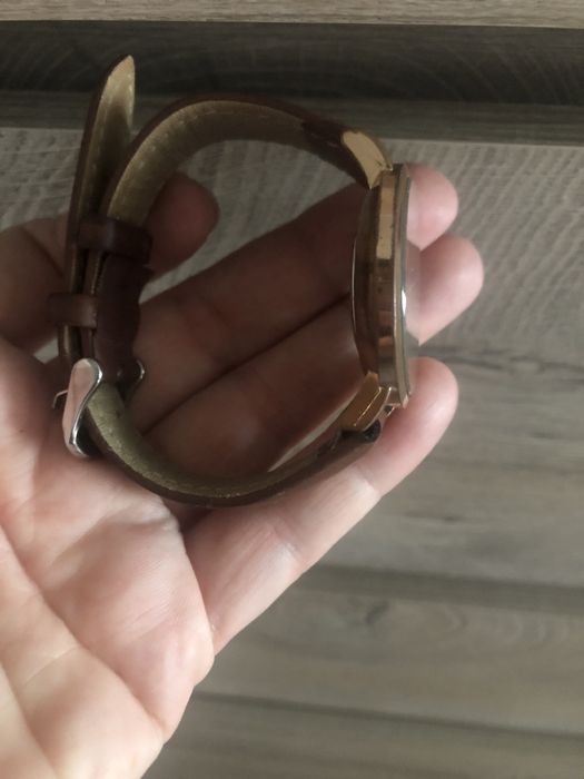 Продам часы женские