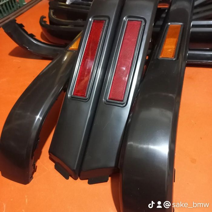 Накладка с катофотами. BMW E34 БМВ