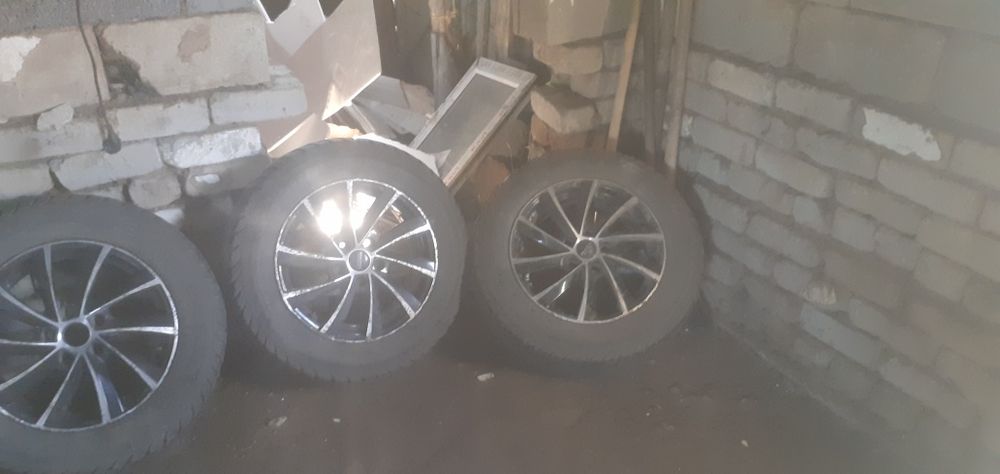 Продам колеса от Ауди 100с4