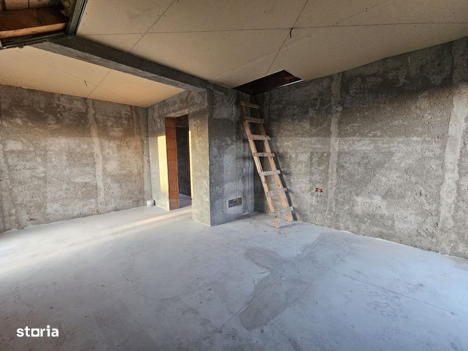 Casa la rosu, P+M, 120 mpu, teren 800 mp, zona Simnicu de sus
