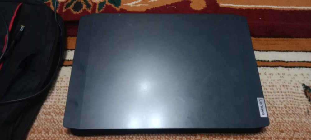 Ноутбук Леоново 3D форматда