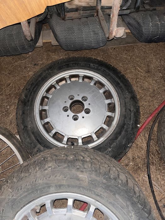 Продам 4 диска с новыми зимними шинами