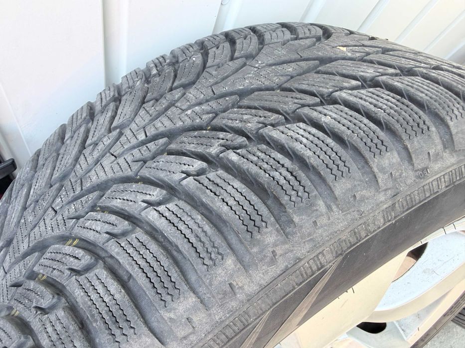 Оригинални BMW Style 122 17 инча със зимни гуми Nokian – E60/E61 xDrive