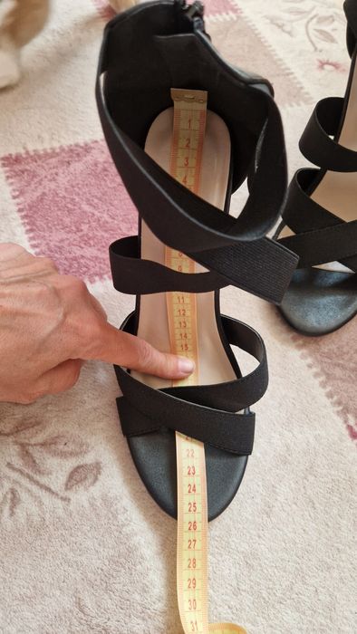 Дамски сандали на висок ток