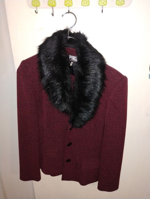 Три броя дамски костюма