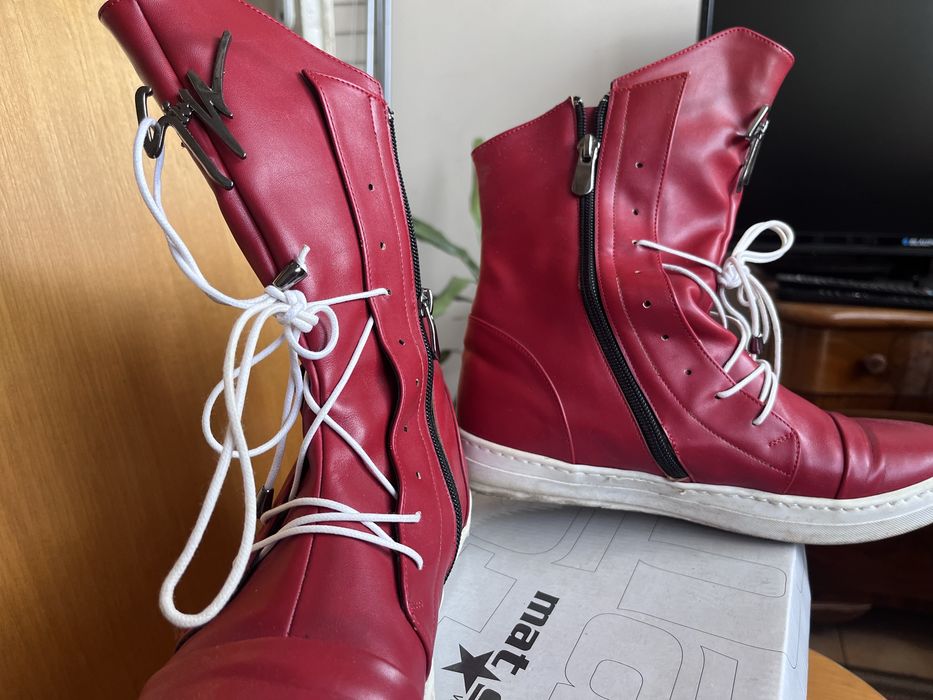 Червени високи кецове