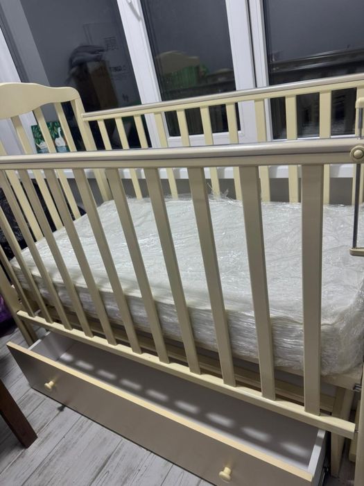 Продается детская уровать б/у