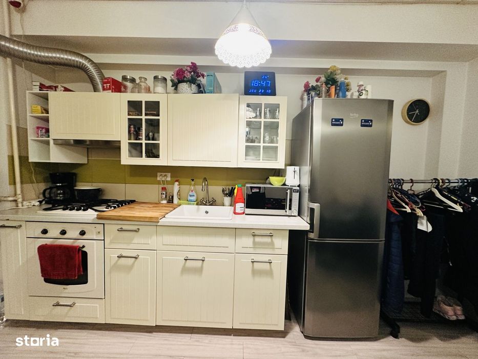 Garsoniera cocheta de inchiriat Str Rezervelor mobilata si utilata com