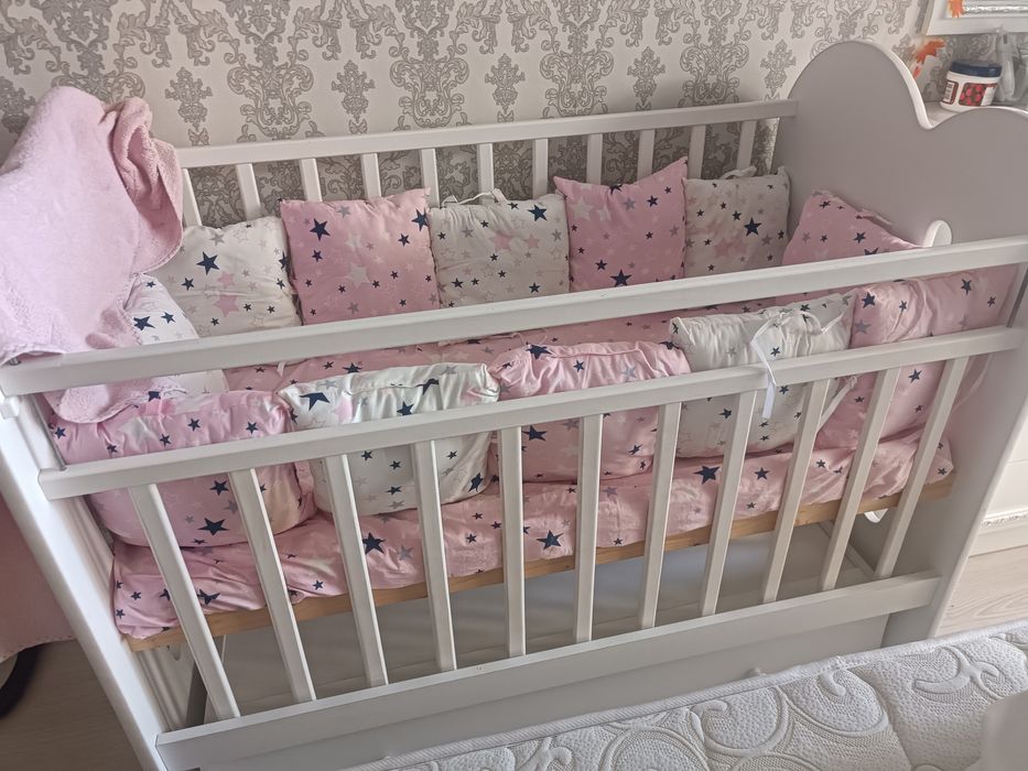 Продам детский маятниковый кровать