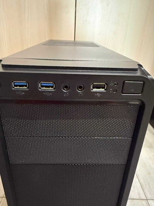 Настолен компютър ASUS / Intel – 16GB RAM, NVMe SSD 240GB