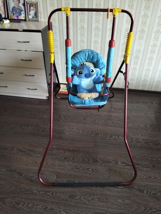 Продам качелю и шезлонг