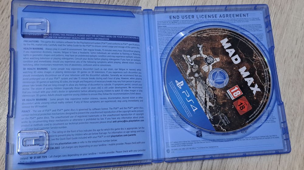 Продавам игра за Ps4 MAD MAX