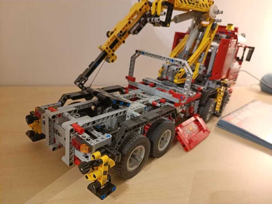 Lego Tehnic 8258 : Crane Truck