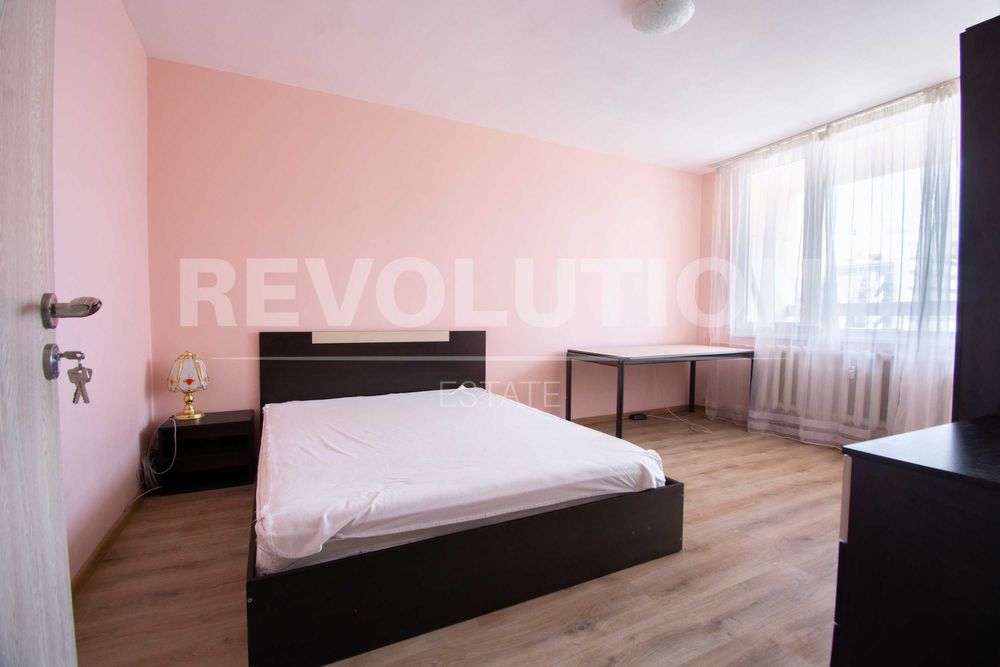 Дава се под наем Тристаен апартамент в София, Зона Б-5 - 75 кв.м за 450 € - Снимка #3