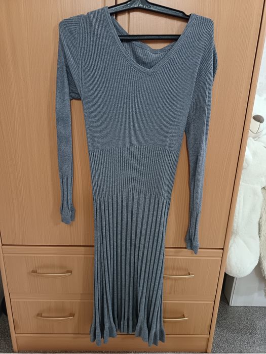 Продам женские платья