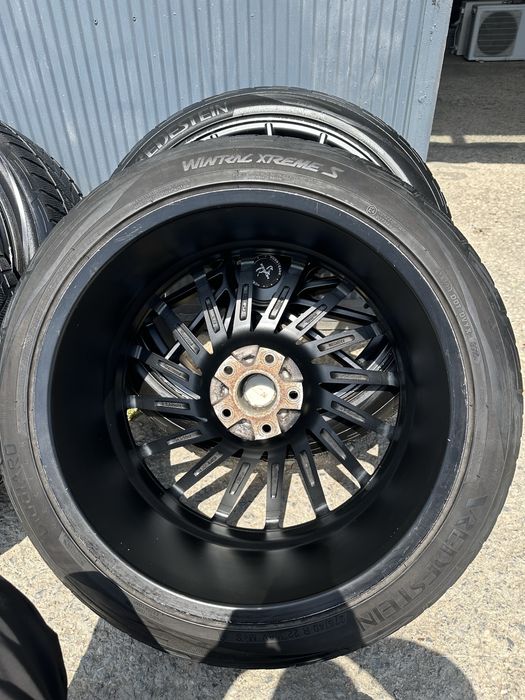 Джанти с гуми 22” 5*130