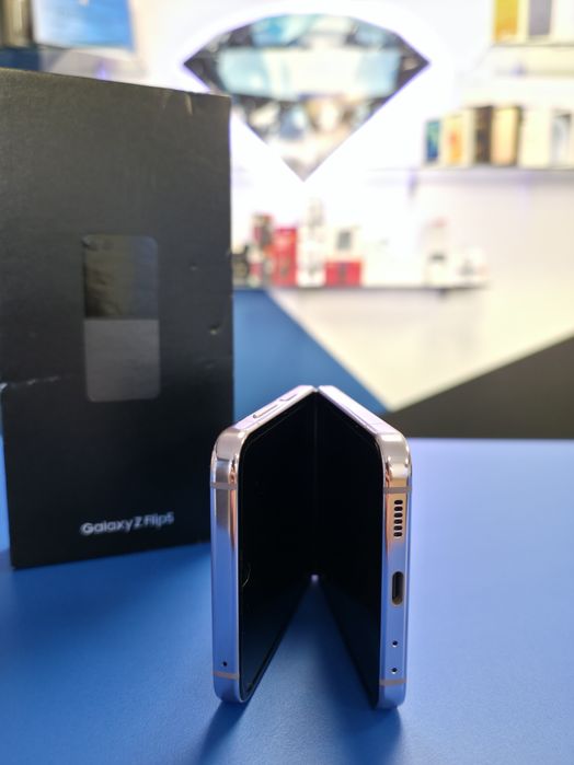 Samsung Z Flip 5 / Lavender / 512 GB / DeluxGSM