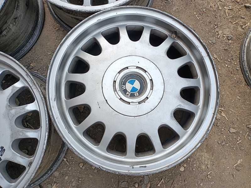 Продам легкосплавные диски на автомашину БМВ 5 e38