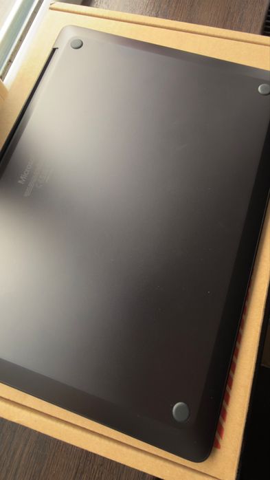 Laptop Surface 7 Nou la cutie