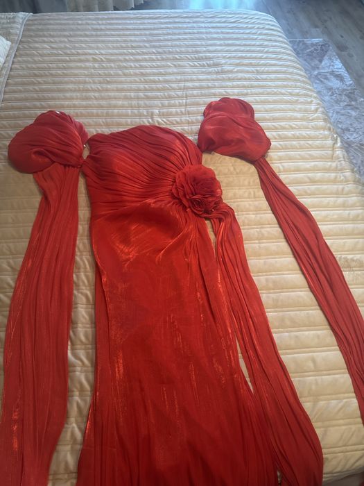 Rochie roșie de vânzare
