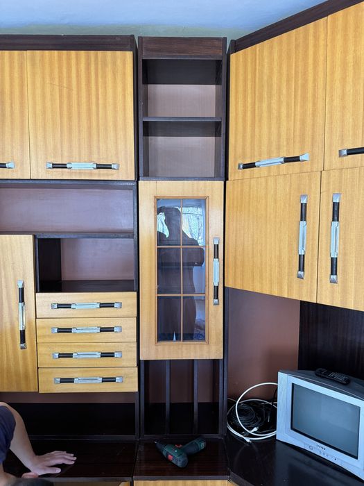 Секция, състояща се от 14 части