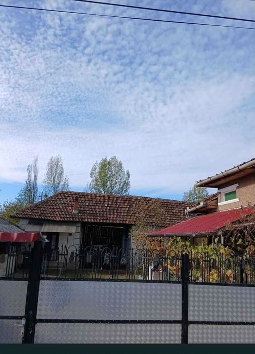 Valea Mare De Criș casă de vânzare cu front stradal generos teren 3000mp.