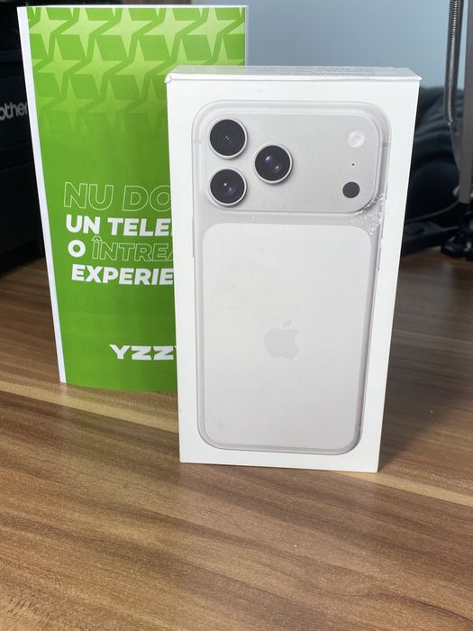 iPhone 17 Pro Max • 256 GB • Silver