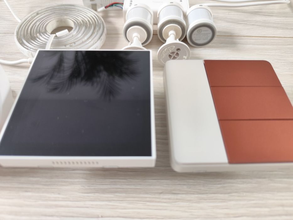 Aqara senzor prezenta FP2,  prize hub AC, senzori, intrerupatoare