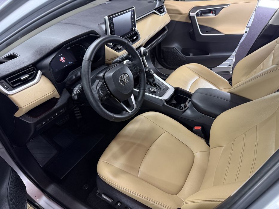 Toyota Rav4 2021 ianuarie Luxury 184.000km proprietar