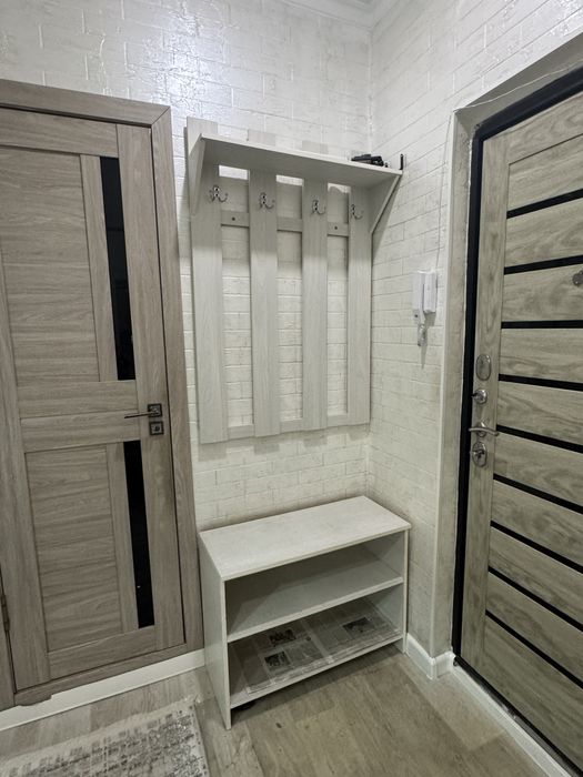 Продам прихожая в отличном состояний