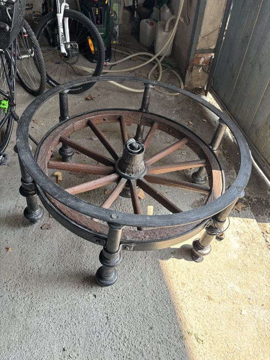 Кръгла маса от ковано желязо