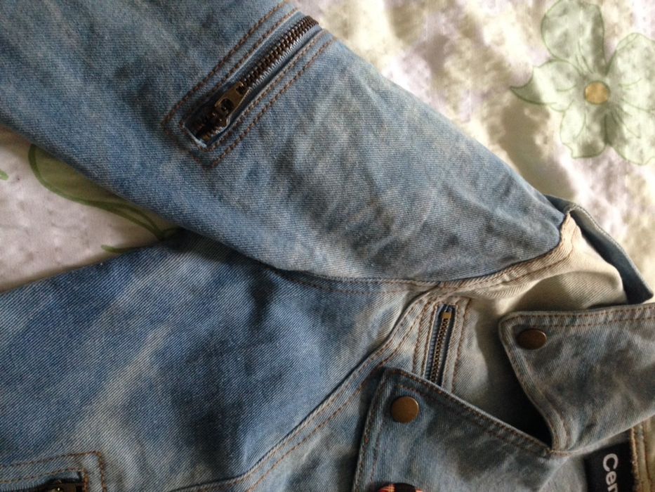 Продам джинсовую куртку