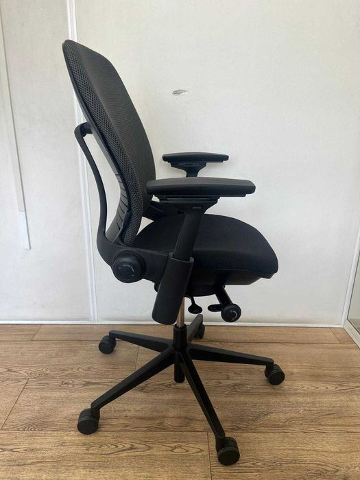 Refurbished Steelcase Lamia