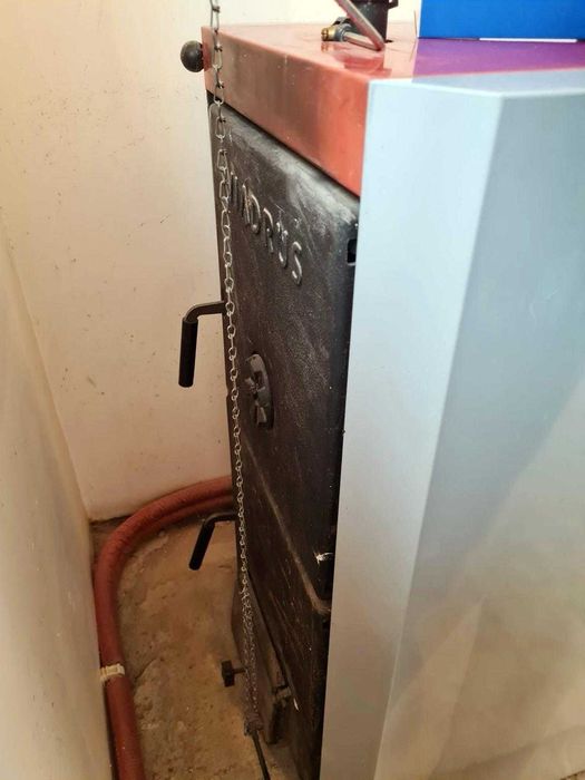 Centrală pe lemne Viadrus U22 C/D – stare bună, cu pompă Grundfos