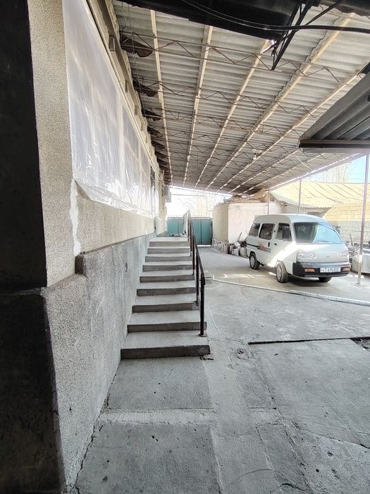 Uchastka sotiladi foot siti yonoda