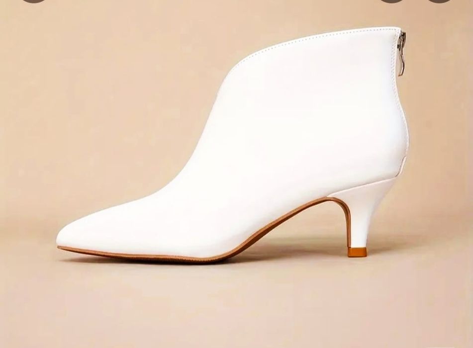 Продам новые ботильоны 39 размера