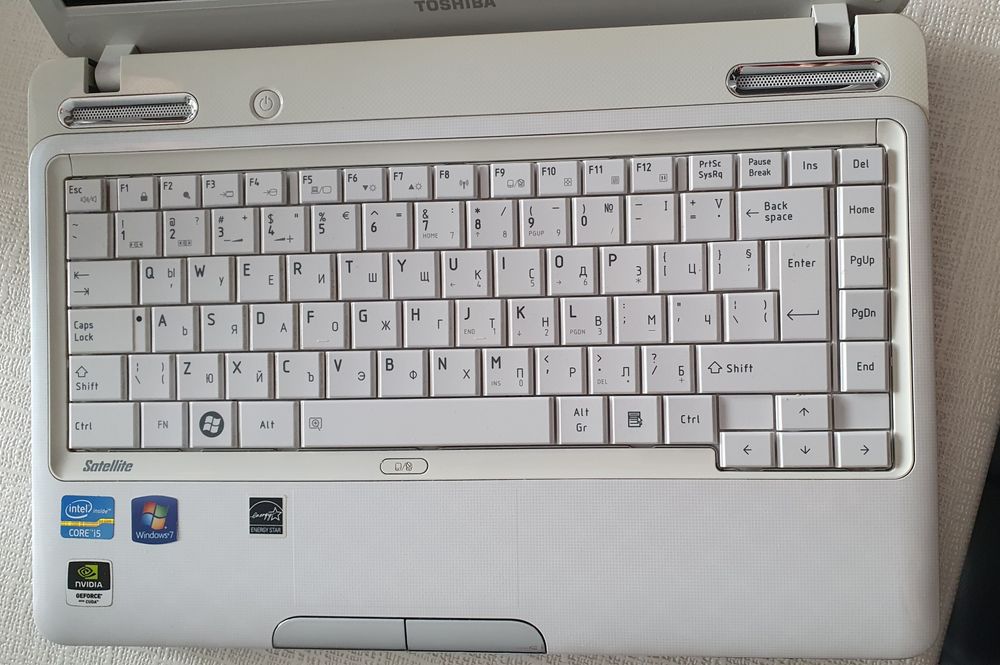 Лаптоп Toshiba Satellite upgrade с подаръци