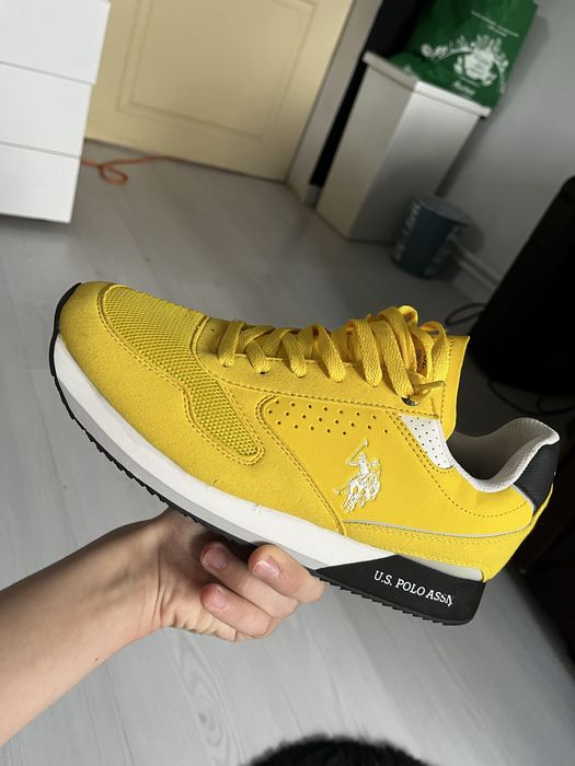 Adidasi polo noi. Pret negociabil.Accept si schimb cu alti adidasi.