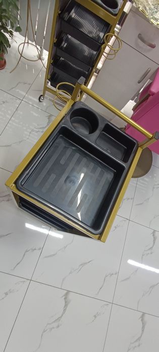 Помощница Для салона красоты