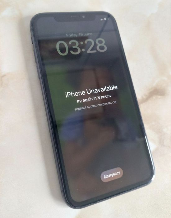 [11] Vând Apple iPhone 11 Black impecabil [placă blocată] [pentru recarosare] //poze reale
