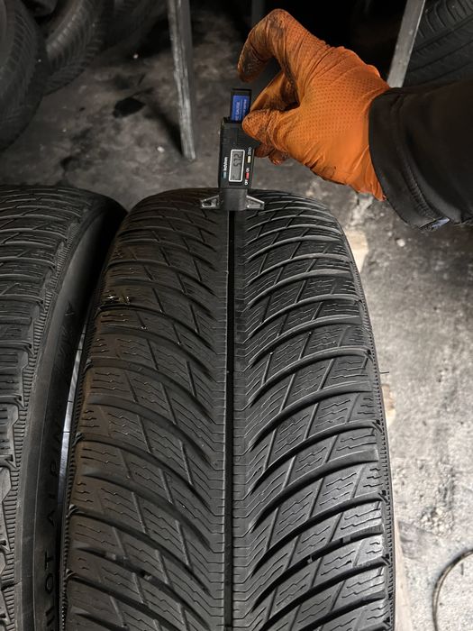2 anvelope iarna 235/55/17 , Michelin , DOT 2023 !