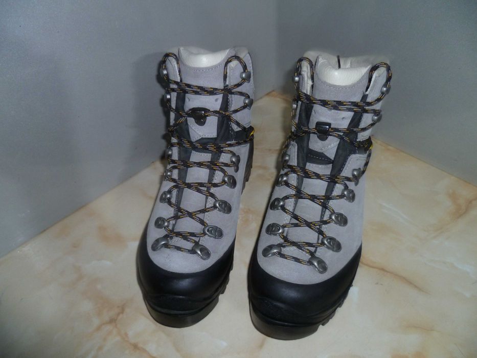 LOWA туристически обувки №38