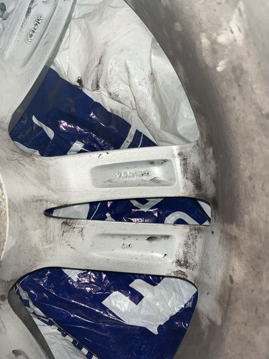 Летни гуми и джанти 18 цола за црв хонда .Първи собственик