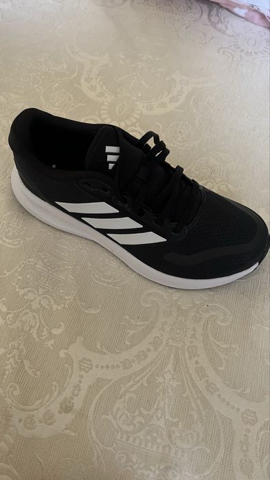 Кроссовки Adidas 39 размер новые,оригинал