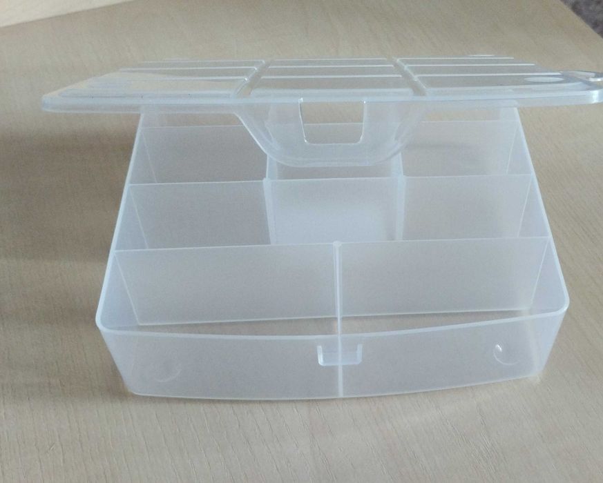 Контейнер - органайзер для , монет, значков и т.д.